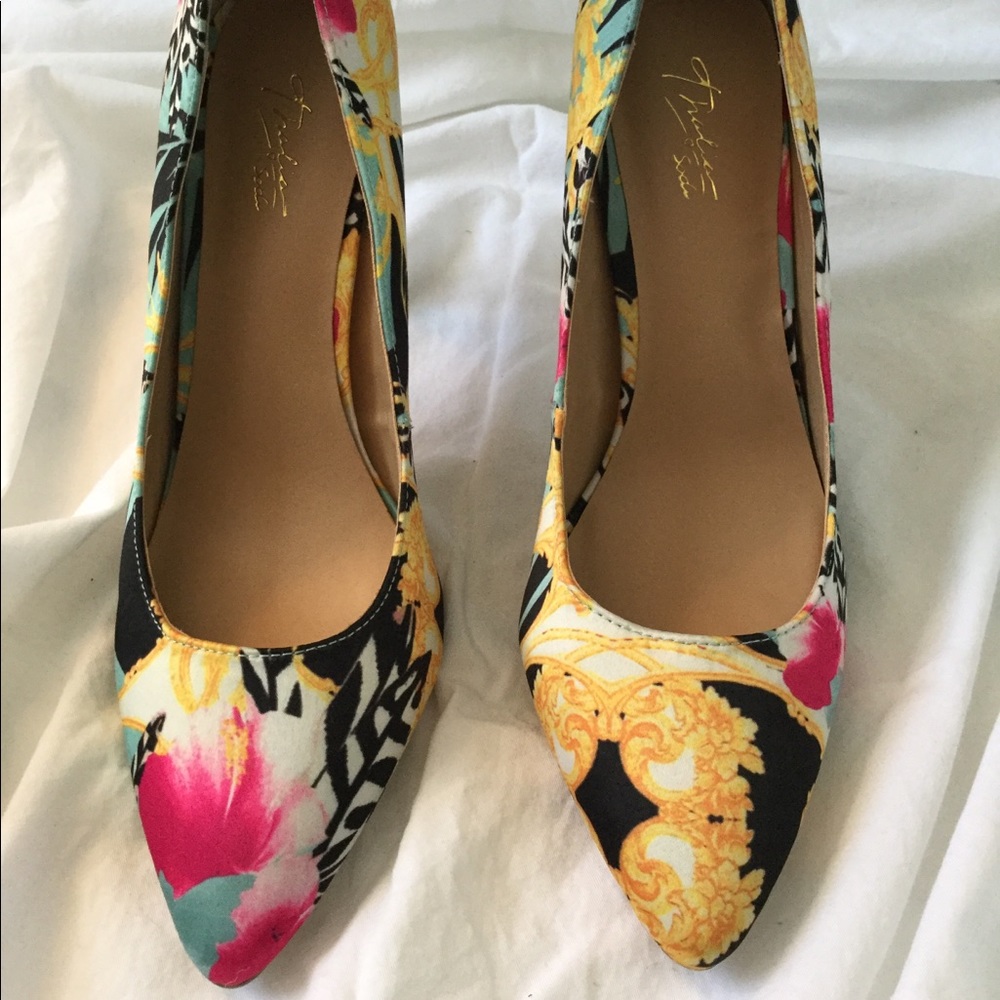 Thalia Sodi Womens Elina Pointed Toe Classic Pumps